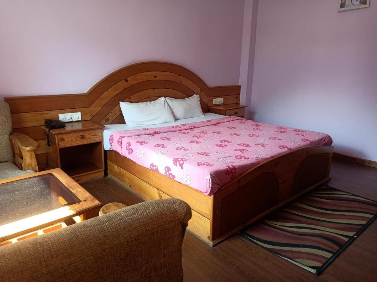 Hotel Prini Inn Manāli Esterno foto