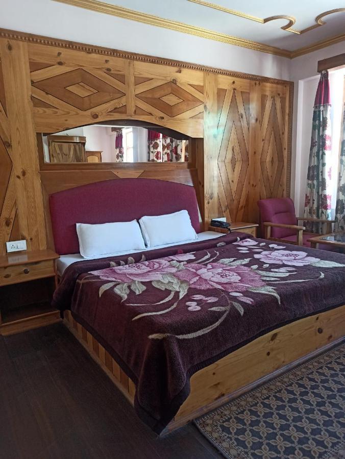 Hotel Prini Inn Manāli Esterno foto