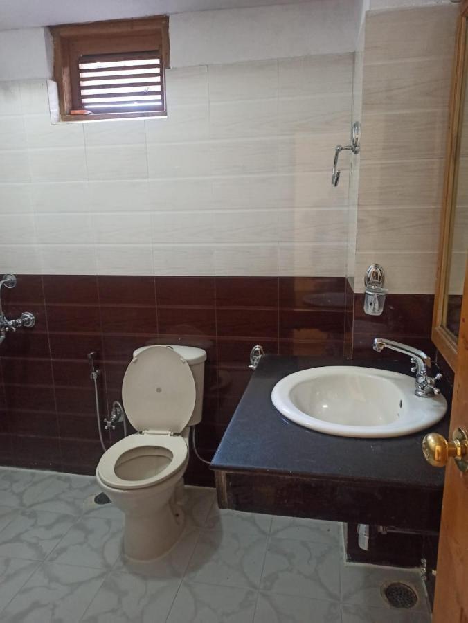 Hotel Prini Inn Manāli Esterno foto