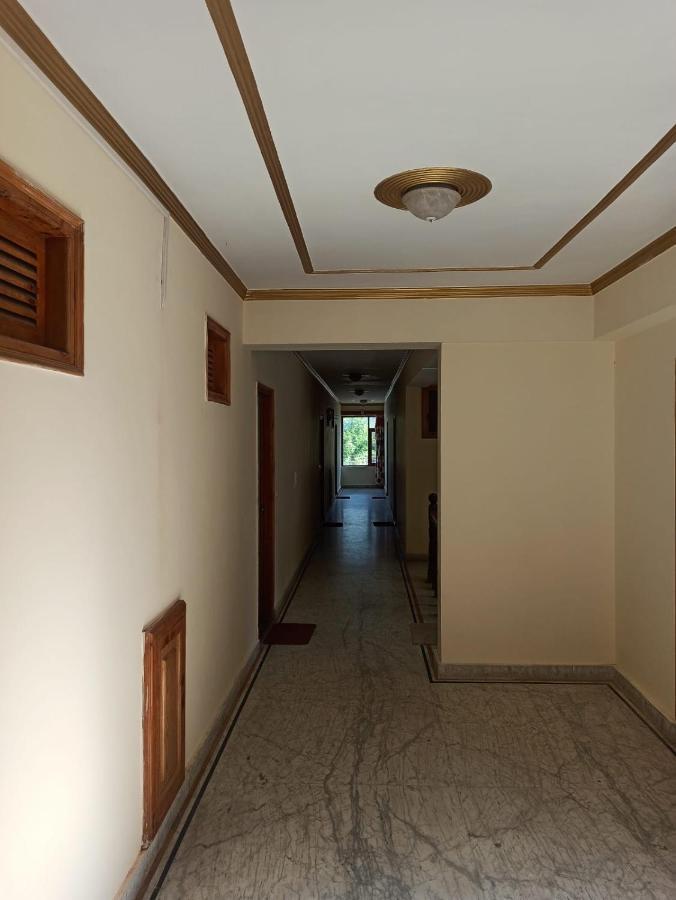 Hotel Prini Inn Manāli Esterno foto
