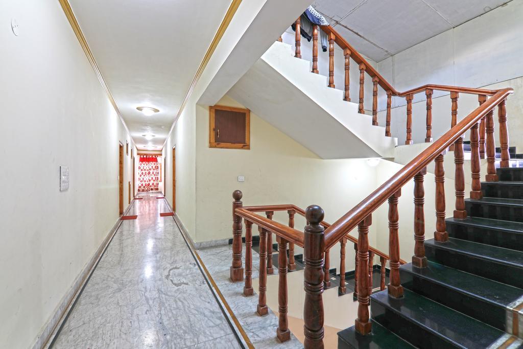 Hotel Prini Inn Manāli Esterno foto