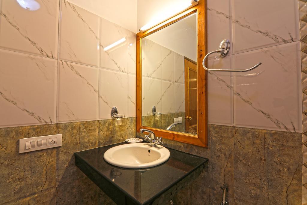 Hotel Prini Inn Manāli Esterno foto