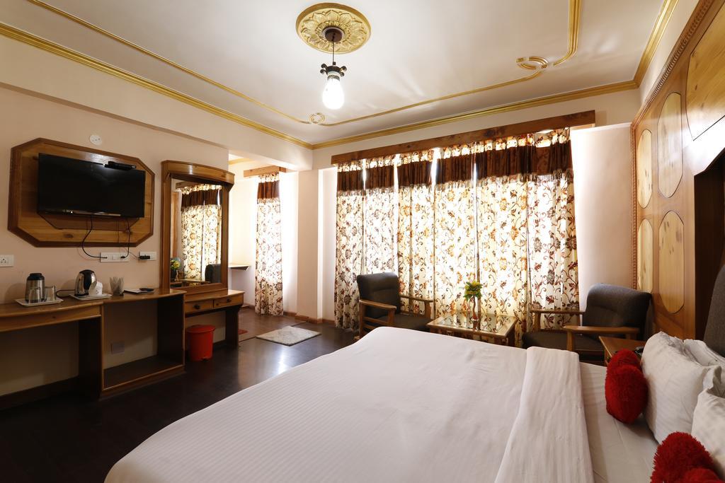 Hotel Prini Inn Manāli Esterno foto